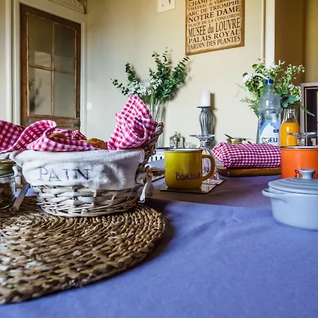 Le Doyenné Couette-café Issigeac